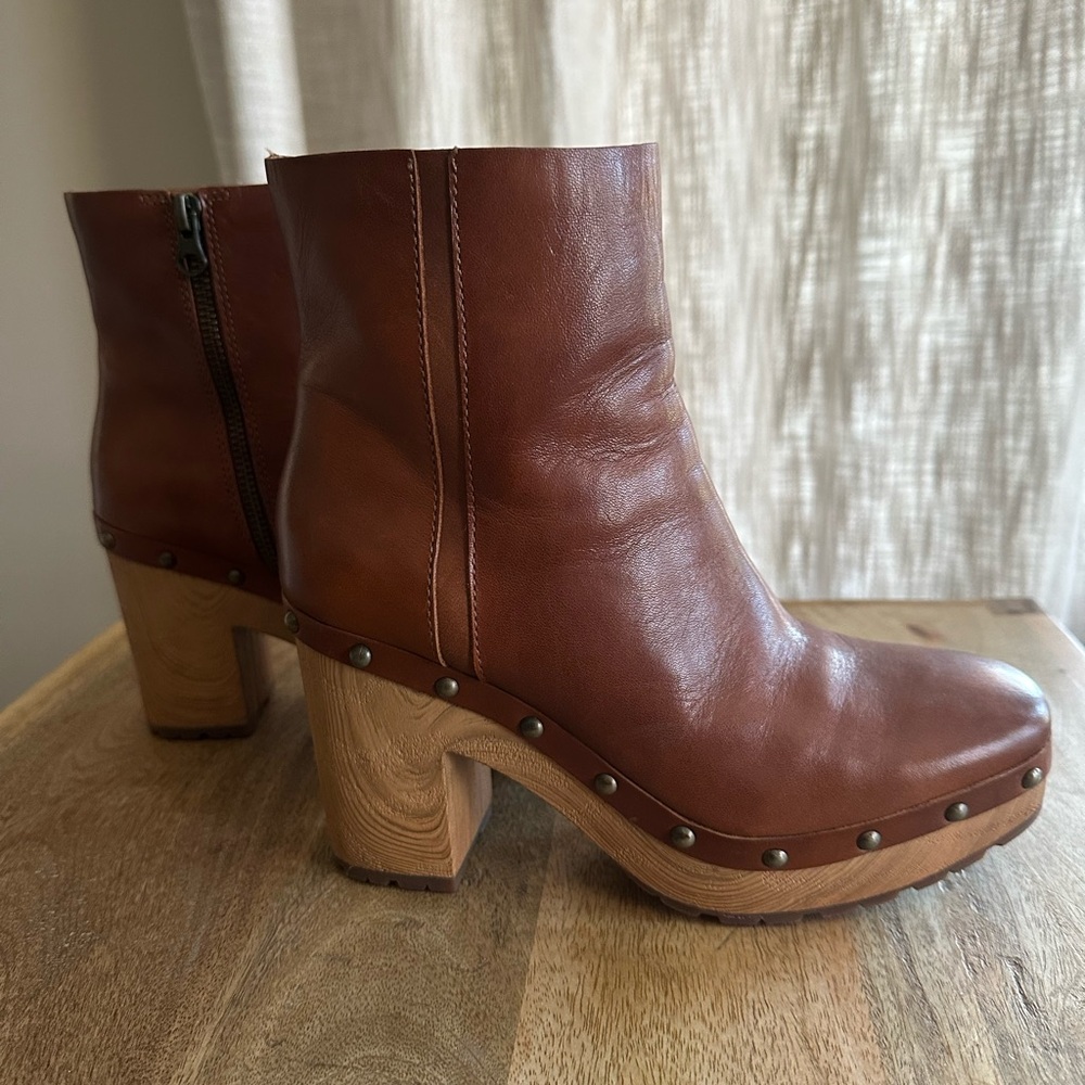 Kork Ease Women platform boot - gently worn twice Brown/tan leather upper